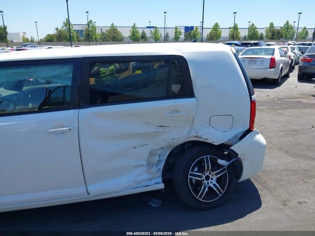 Scion XB 2014 JTLZE4FEXEJ064393 Image 12