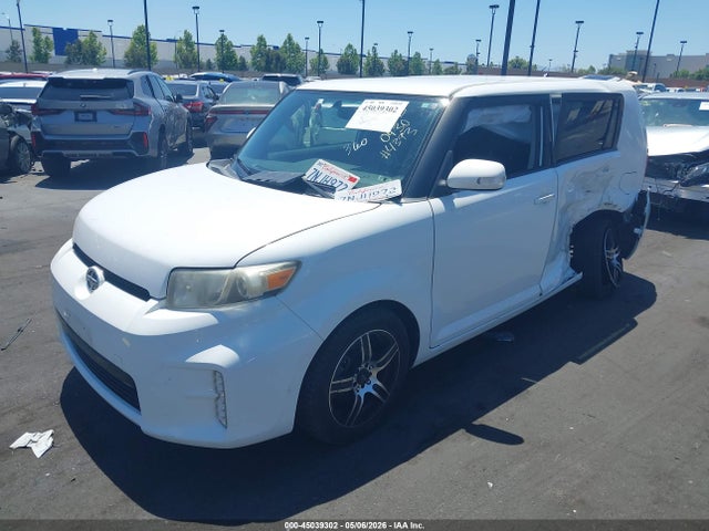 Scion XB 2014 JTLZE4FEXEJ064393 Image 2