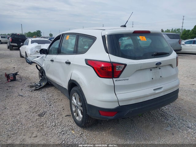 2019 Ford Escape S მანქანა იყიდება აუქციონზე, vin: 1FMCU0F7XKUC17858, აუქციონის ნომერი: 45039342