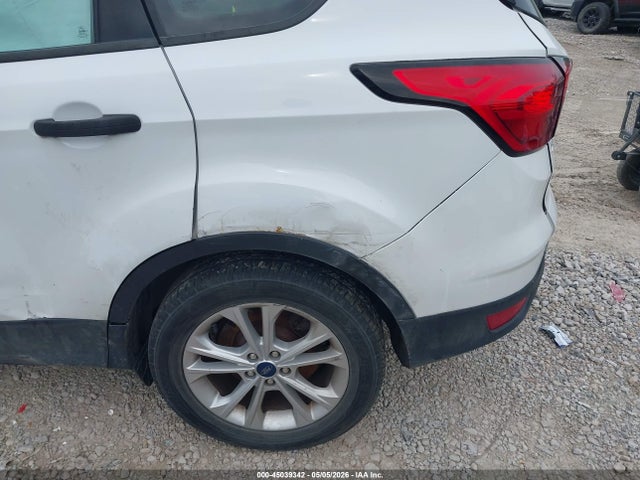 2019 Ford Escape S მანქანა იყიდება აუქციონზე, vin: 1FMCU0F7XKUC17858, აუქციონის ნომერი: 45039342