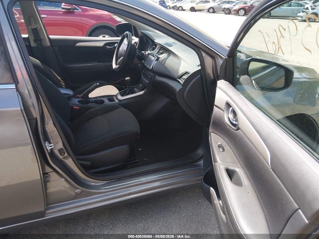 2019 Nissan Sentra S მანქანა იყიდება აუქციონზე, vin: 3N1AB7AP4KY240490, აუქციონის ნომერი: 45039368