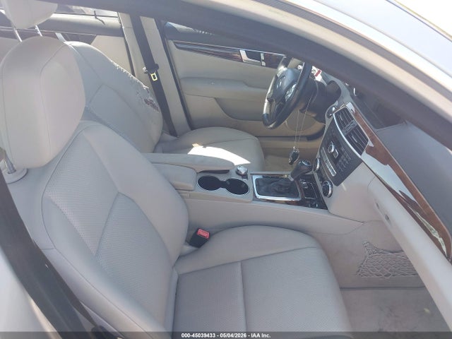45039433 :رقم المزاد ، WDDGF8AB0EG232808 vin ، 2014 Mercedes-benz C 300 Luxury 4matic مزاد بيع