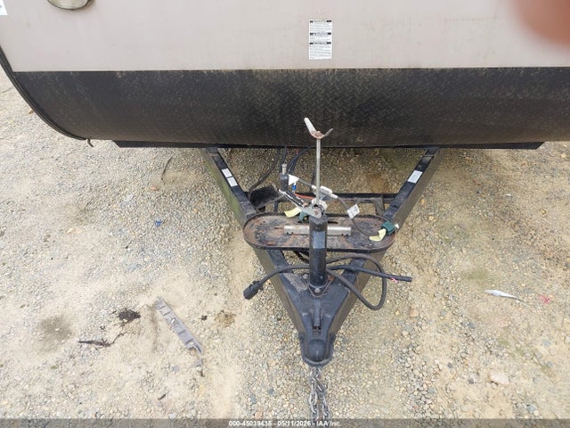 45039435 :رقم المزاد ، 4X4TWDC26FA254101 vin ، 2015 Wildwood Forest River Travel Trailer مزاد بيع