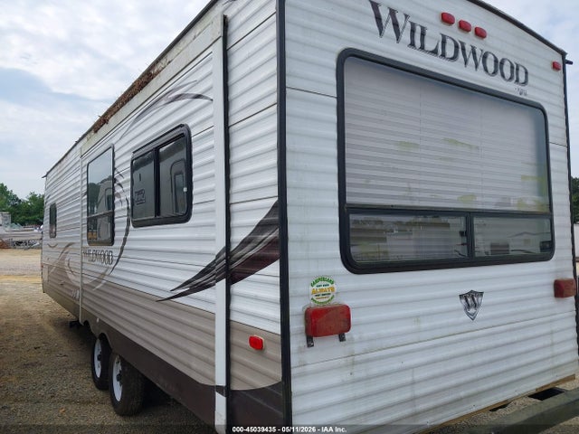 45039435 :رقم المزاد ، 4X4TWDC26FA254101 vin ، 2015 Wildwood Forest River Travel Trailer مزاد بيع