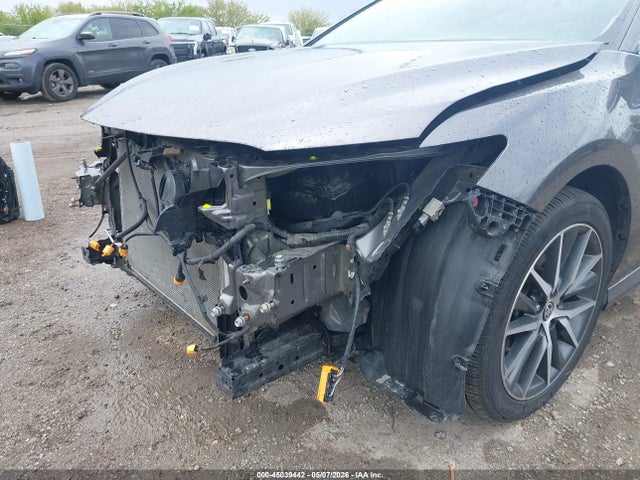 4T1F31AK2NU577079 Toyota Camry Xle Hybrid