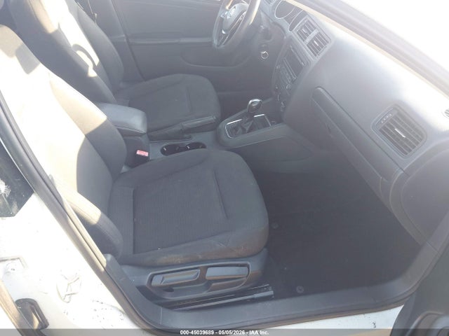 Продаж на аукціоні авто 2015 Volkswagen Jetta 2.0l S, vin: 3VW2K7AJXFM331982, номер лоту: 45039689