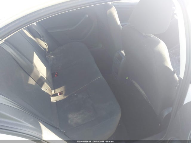 Продаж на аукціоні авто 2015 Volkswagen Jetta 2.0l S, vin: 3VW2K7AJXFM331982, номер лоту: 45039689