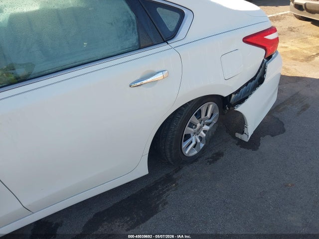 Продаж на аукціоні авто 2017 Nissan Altima 2.5 S, vin: 1N4AL3AP8HC299195, номер лоту: 45039692