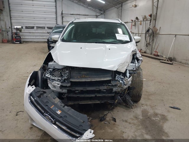 45039742 :رقم المزاد ، 1FMCU9JX2GUB55116 vin ، 2016 Ford Escape Titanium مزاد بيع
