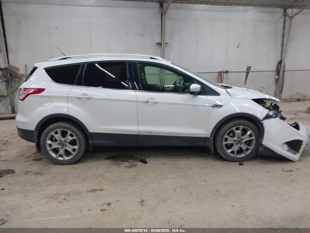 45039742 :رقم المزاد ، 1FMCU9JX2GUB55116 vin ، 2016 Ford Escape Titanium مزاد بيع