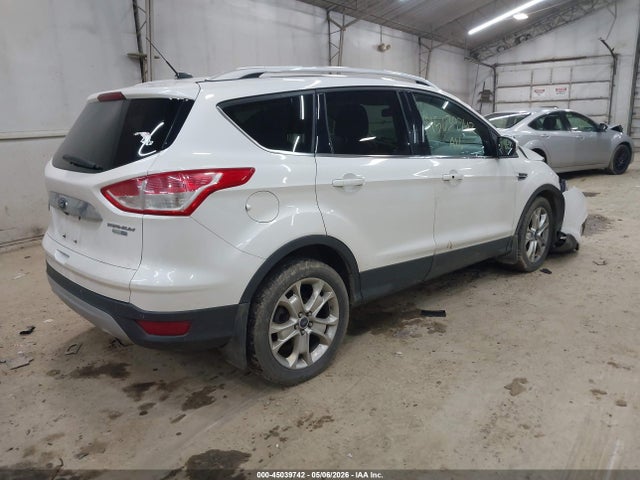 45039742 :رقم المزاد ، 1FMCU9JX2GUB55116 vin ، 2016 Ford Escape Titanium مزاد بيع