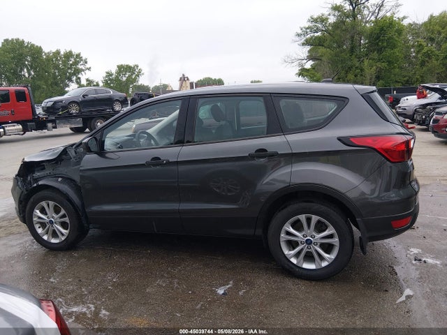 45039744 :رقم المزاد ، 1FMCU0F75KUA41477 vin ، 2019 Ford Escape S مزاد بيع