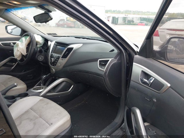 Продаж на аукціоні авто 2013 Hyundai Veloster Base W/gray, vin: KMHTC6AD0DU114258, номер лоту: 45039762