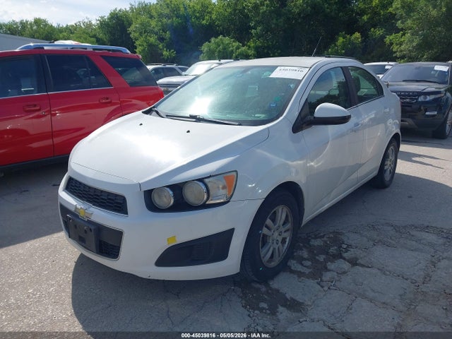 Chevrolet Sonic Lt Auto 2014 1G1JC5SH4E4212033 Image 2