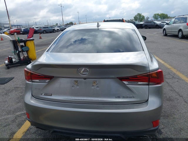 Lexus IS 200T 2017 JTHBA1D25H5043480 Image 16
