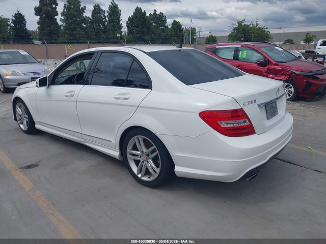 2014 Mercedes-benz C 250 Sport მანქანა იყიდება აუქციონზე, vin: WDDGF4HBXEA965160, აუქციონის ნომერი: 45039830