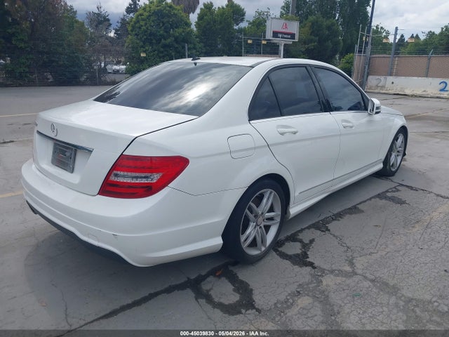 2014 Mercedes-benz C 250 Sport მანქანა იყიდება აუქციონზე, vin: WDDGF4HBXEA965160, აუქციონის ნომერი: 45039830