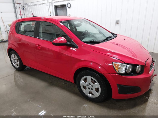 45039833 :رقم المزاد ، 1G1JB6SH7F4163629 vin ، 2015 Chevrolet Sonic Ls Manual مزاد بيع