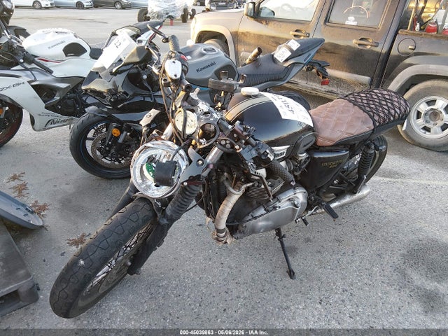 45039863 :رقم المزاد ، SMT920K14CT543573 vin ، 2012 Triumph Motorcycle Thruxton مزاد بيع