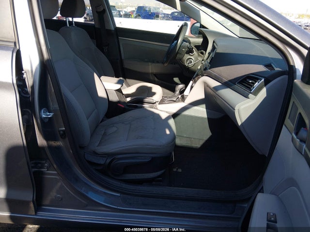 5NPD84LF2JH297682 Hyundai ELANTRA SEL