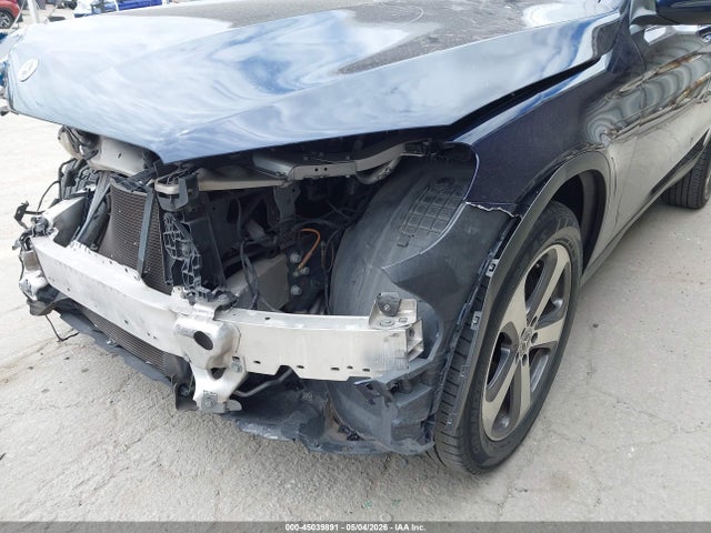 45039891 :رقم المزاد ، WDC0G4JB8JV099863 vin ، 2018 Mercedes-benz Glc 300 مزاد بيع