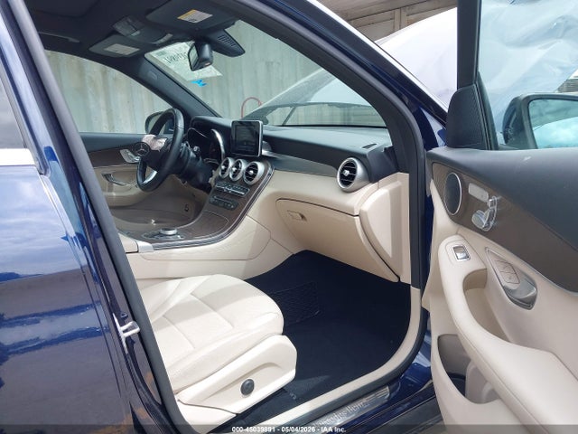 45039891 :رقم المزاد ، WDC0G4JB8JV099863 vin ، 2018 Mercedes-benz Glc 300 مزاد بيع