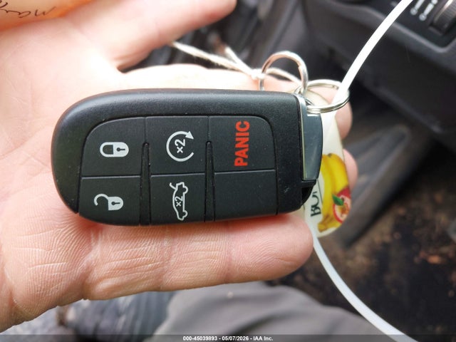 Продаж на аукціоні авто 2015 Chrysler 200 C, vin: 1C3CCCCGXFN635354, номер лоту: 45039893