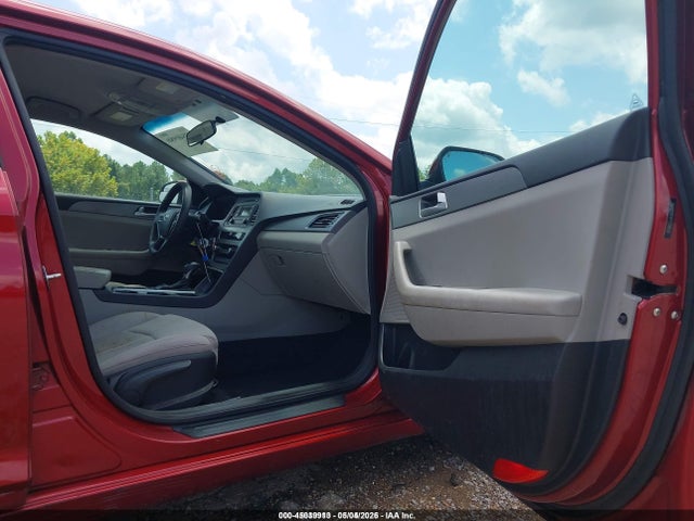Hyundai SONATA SE 2015 5NPE24AF6FH230650 Image 18