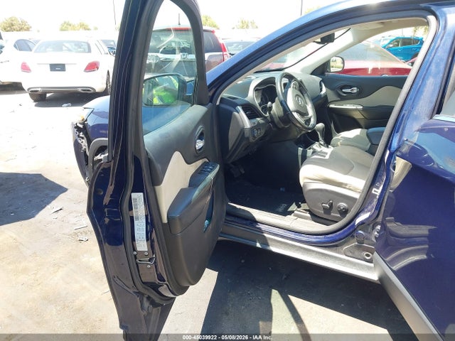 1C4PJLCSXFW631600 Jeep Cherokee Latitude