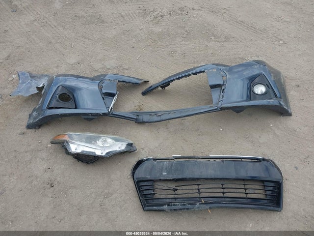 45039924 :رقم المزاد ، 5YFBURHE7FP211003 vin ، 2015 Toyota Corolla S Plus مزاد بيع