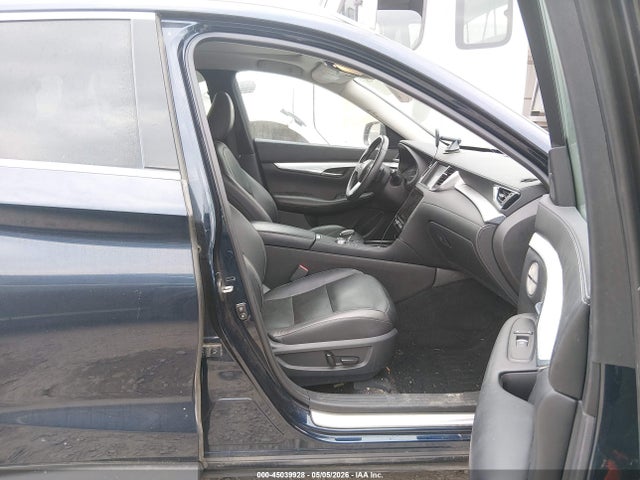 45039928 :رقم المزاد ، 3PCAJ5M30KF102311 vin ، 2019 Infiniti Qx50 Essential مزاد بيع