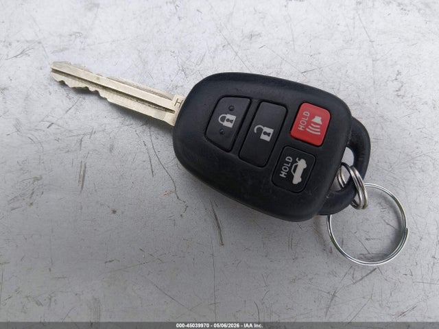 45039970 :رقم المزاد ، 2T1BURHE2FC230865 vin ، 2015 Toyota Corolla S Plus مزاد بيع