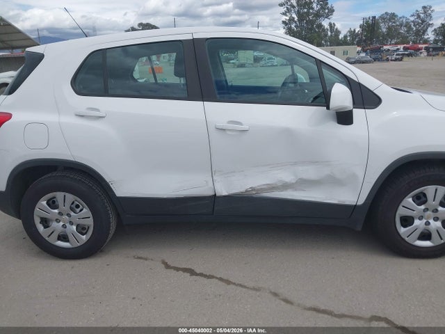 3GNCJKSB5JL230360 Chevrolet TRAX LS