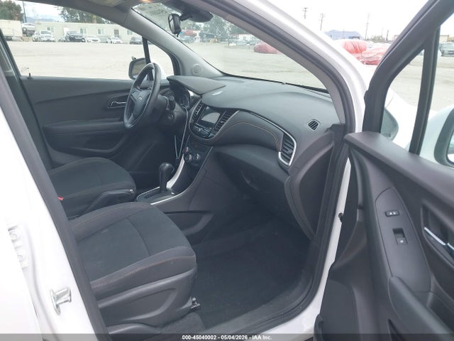 3GNCJKSB5JL230360 Chevrolet TRAX LS