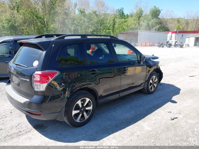 45040049 :رقم المزاد ، JF2SJAEC7JH456922 vin ، 2018 Subaru Forester 2.5i Premium مزاد بيع