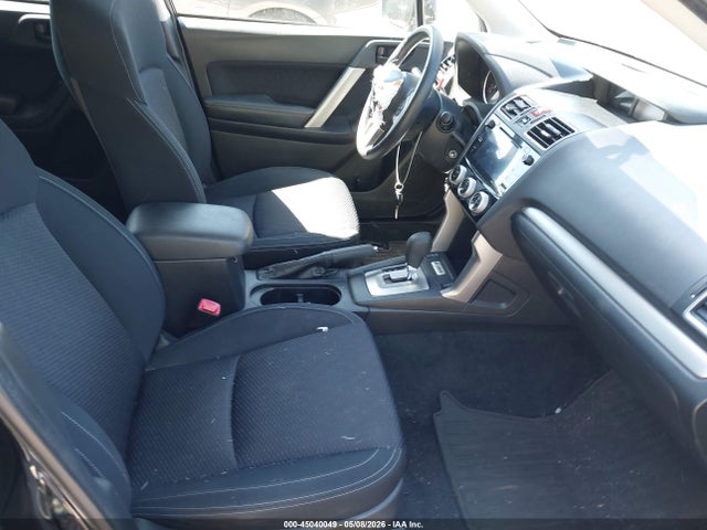 45040049 :رقم المزاد ، JF2SJAEC7JH456922 vin ، 2018 Subaru Forester 2.5i Premium مزاد بيع