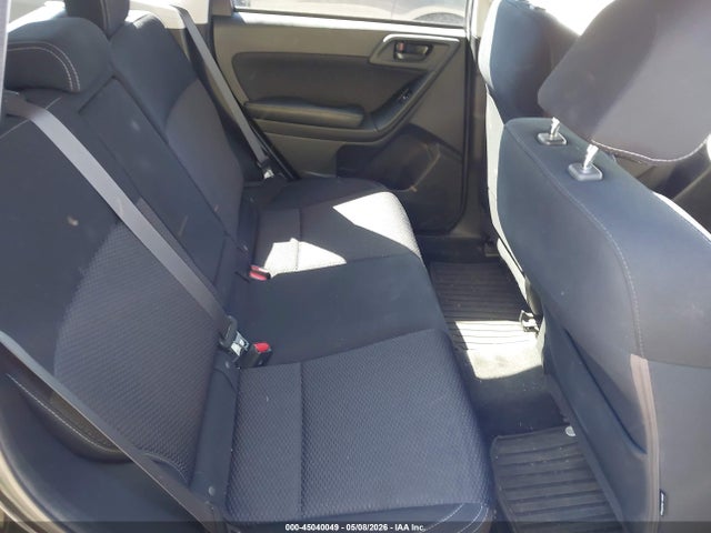 45040049 :رقم المزاد ، JF2SJAEC7JH456922 vin ، 2018 Subaru Forester 2.5i Premium مزاد بيع