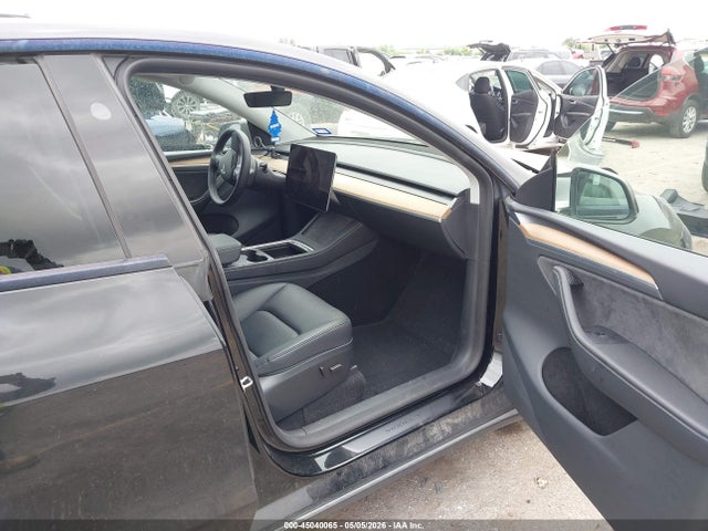 Продажа на аукционе авто 2024 Tesla Model Y, vin: 7SAYGDED5RA321807, номер лота: 45040065