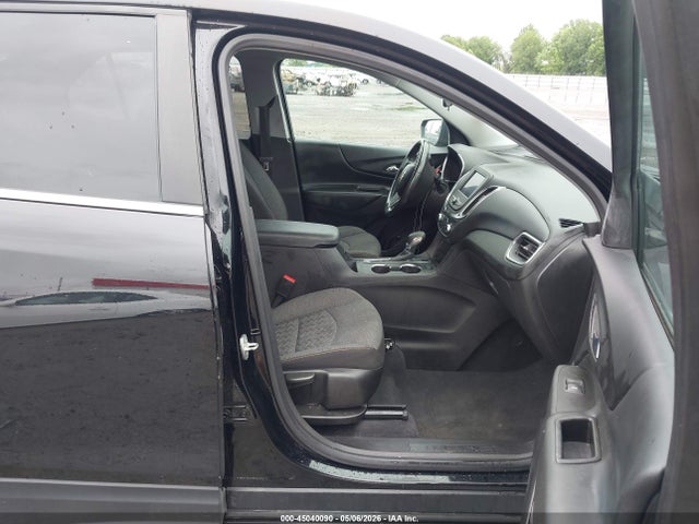45040090 :رقم المزاد ، 3GNAXUEV4NL241718 vin ، 2022 Chevrolet Equinox Awd Lt مزاد بيع