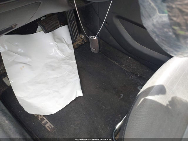 45040118 :رقم المزاد ، KNAFK5A87G5577818 vin ، 2016 Kia Forte Lx مزاد بيع