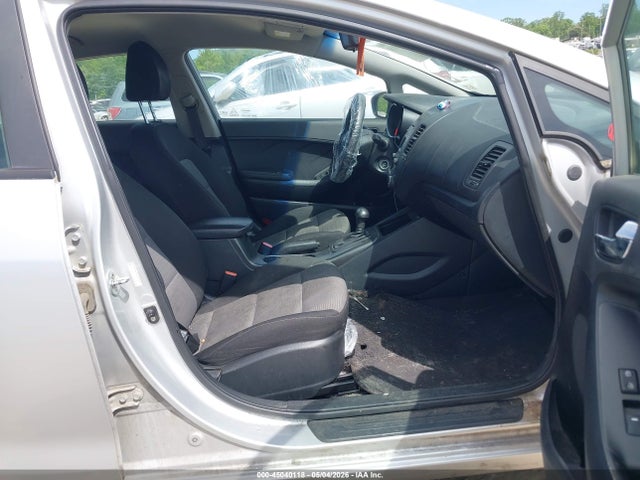 45040118 :رقم المزاد ، KNAFK5A87G5577818 vin ، 2016 Kia Forte Lx مزاد بيع