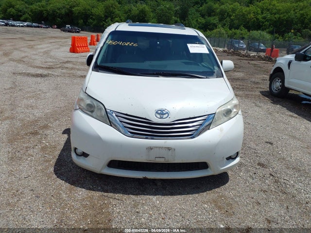 45040226 :رقم المزاد ، 5TDYK3DCXGS752380 vin ، 2016 Toyota Sienna Xle 8 Passenger مزاد بيع