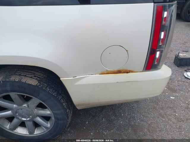Aukcja sprzedaży 2011 Gmc Yukon Xl 1500 Denali, vin: 1GKS2MEF7BR362935, numer aukcji: 45040228