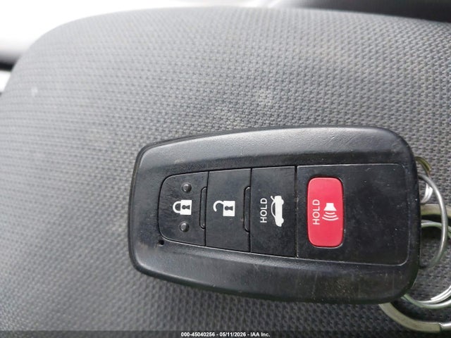45040256 :رقم المزاد ، JTDEAMDEXNJ058926 vin ، 2022 Toyota Corolla Hybrid Le مزاد بيع