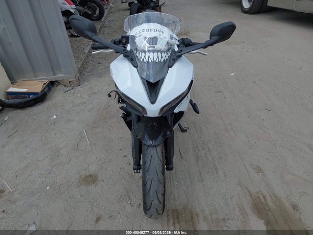Продажа на аукционе авто 2025 Triumph Motorcycle Daytona 660, vin: SMTL23UF4STBV8662, номер лота: 45040277
