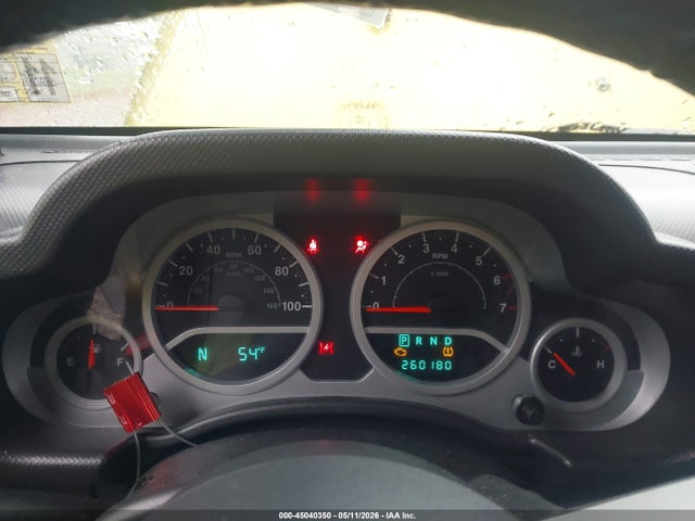 2008 Jeep Wrangler Unlimited Sahara მანქანა იყიდება აუქციონზე, vin: 1J4GA591X8L609489, აუქციონის ნომერი: 45040350