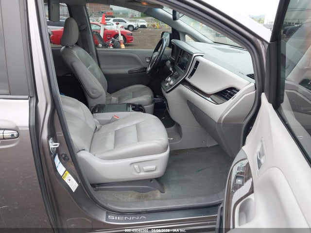 Aukcja sprzedaży 2016 Toyota Sienna Xle, vin: 5TDDK3DCXGS136564, numer aukcji: 45040360