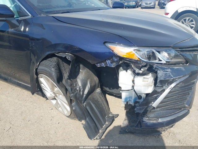 2022 Toyota Camry Le მანქანა იყიდება აუქციონზე, vin: 4T1C11AK2NU689180, აუქციონის ნომერი: 45040393