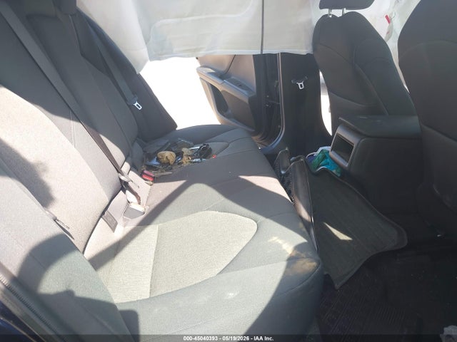 2022 Toyota Camry Le მანქანა იყიდება აუქციონზე, vin: 4T1C11AK2NU689180, აუქციონის ნომერი: 45040393