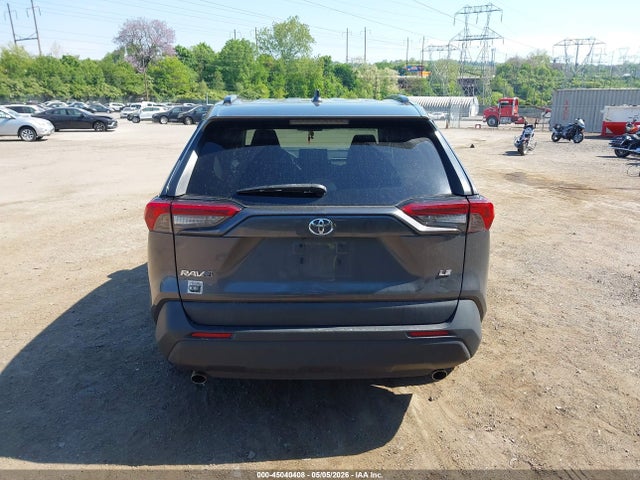 2T3K1RFV5KW034527 Toyota RAV4 LE